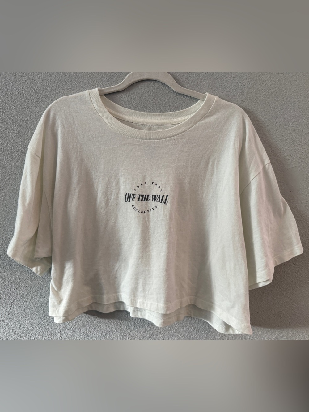 Vans Women's white 'Off The Wall' oversized cropped top